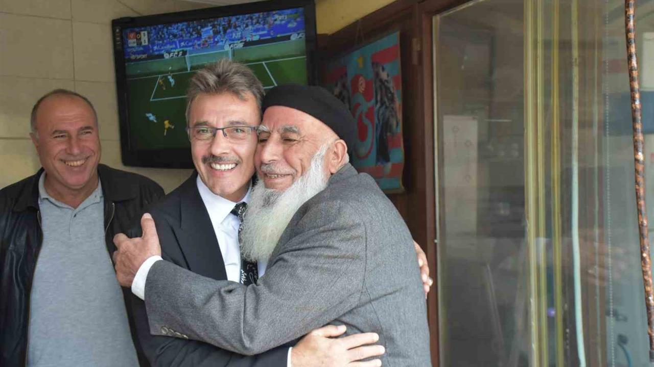 Erenler Belediye Başkanı Dinç, vatandaşlarla buluşmaya devam ediyor