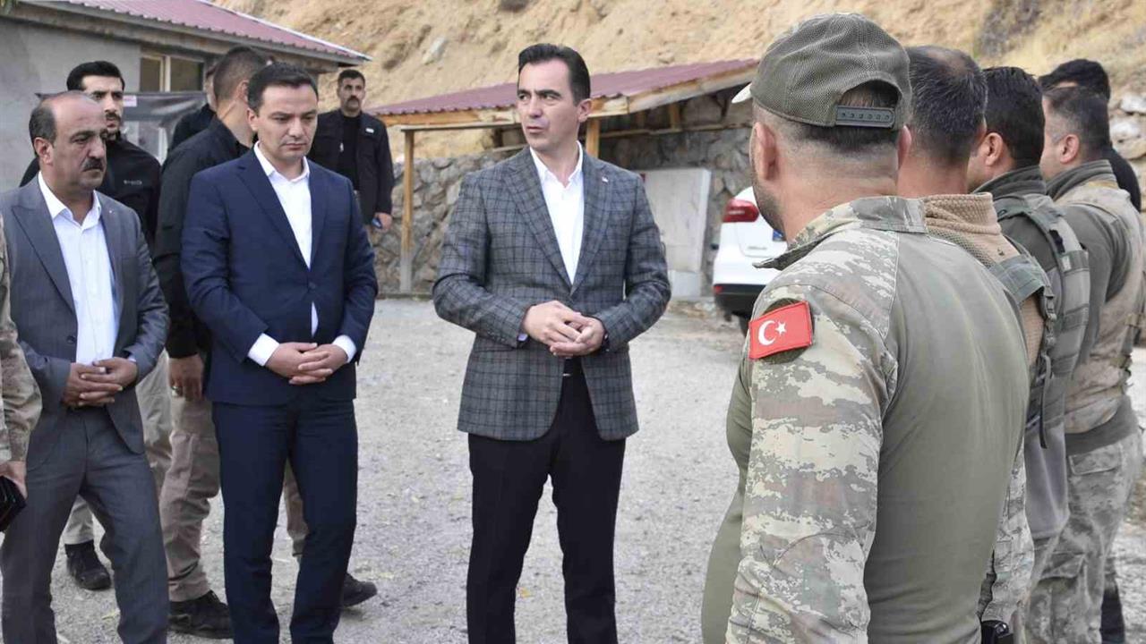 Bitlis Valisi Karakaya, köylerdeki yatırımları inceledi