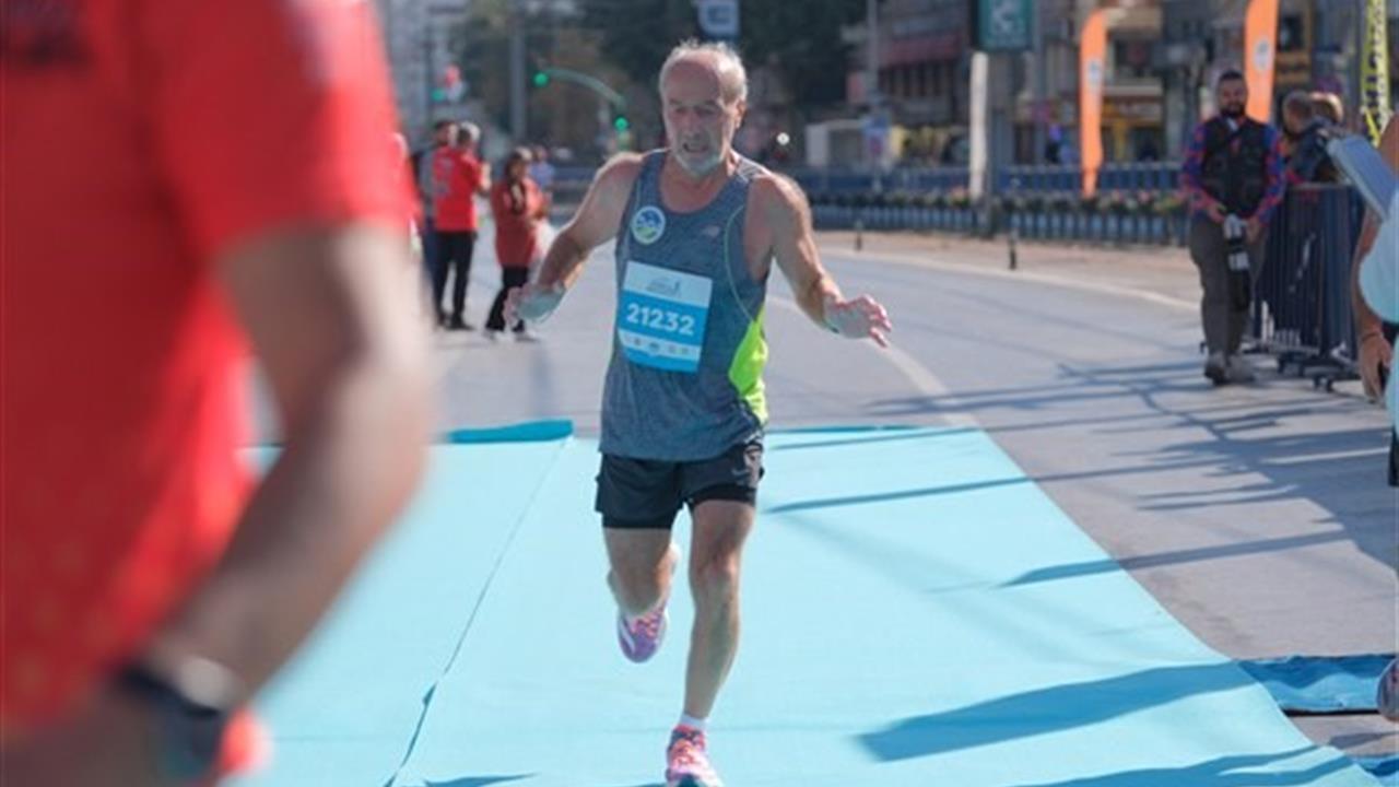 Sakarya Büyükşehir Belediyesi Sporcuları, Uluslararası Arenada Başarılar Elde Ediyor