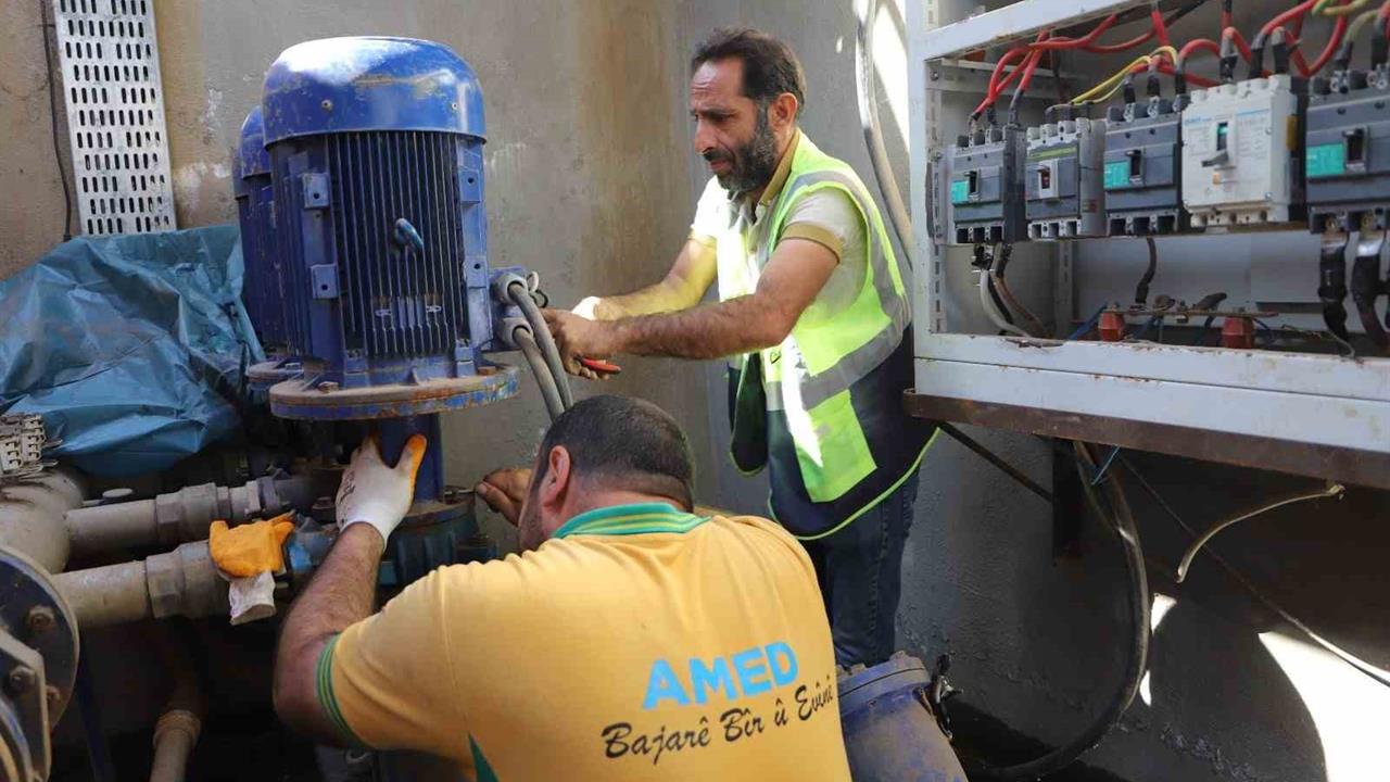 Diyarbakır'da Park ve Bahçeler Dairesi Su Motorları Bakımını Yapıyor