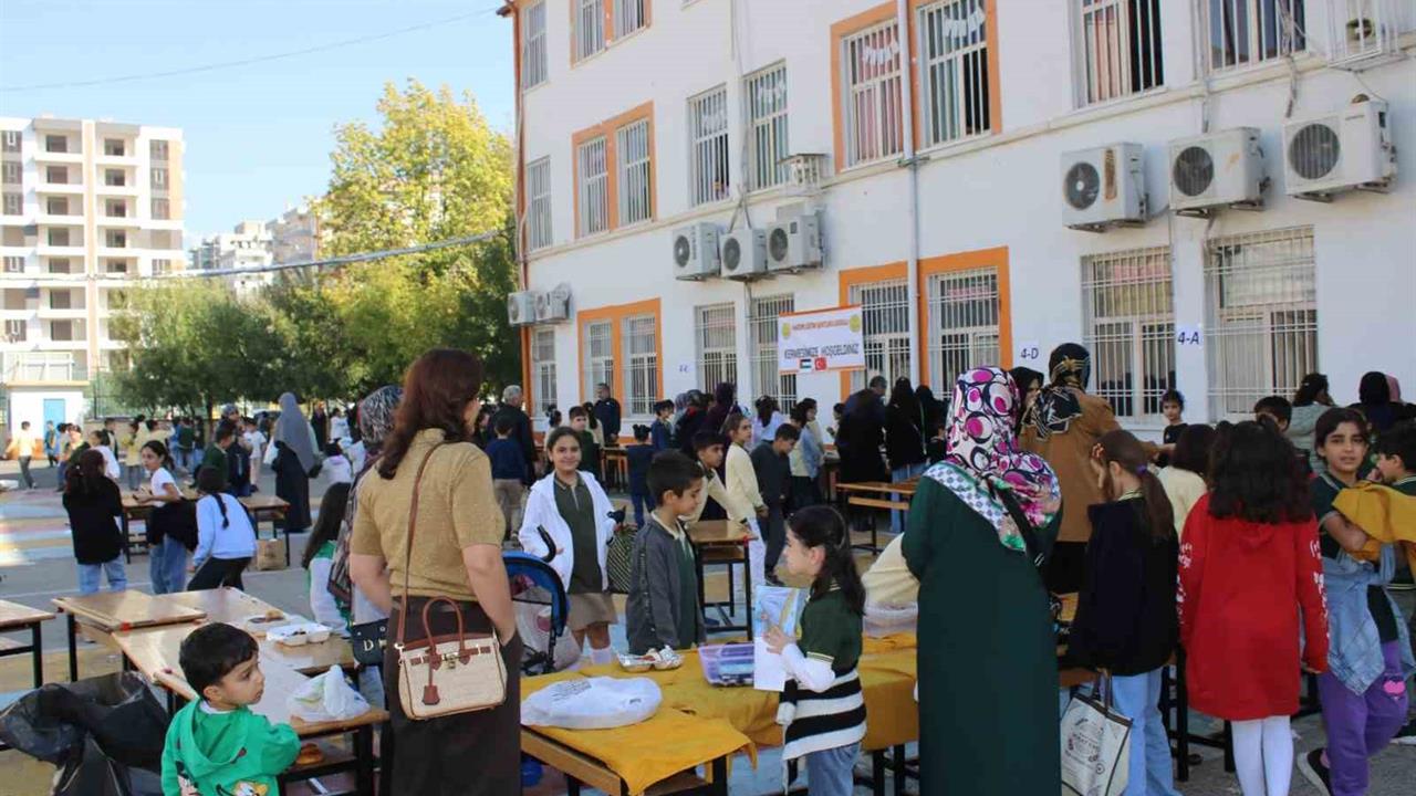 Diyarbakır Kayapınar'daki Okulda Gazze İçin Yardım Etkinliği Düzenlendi