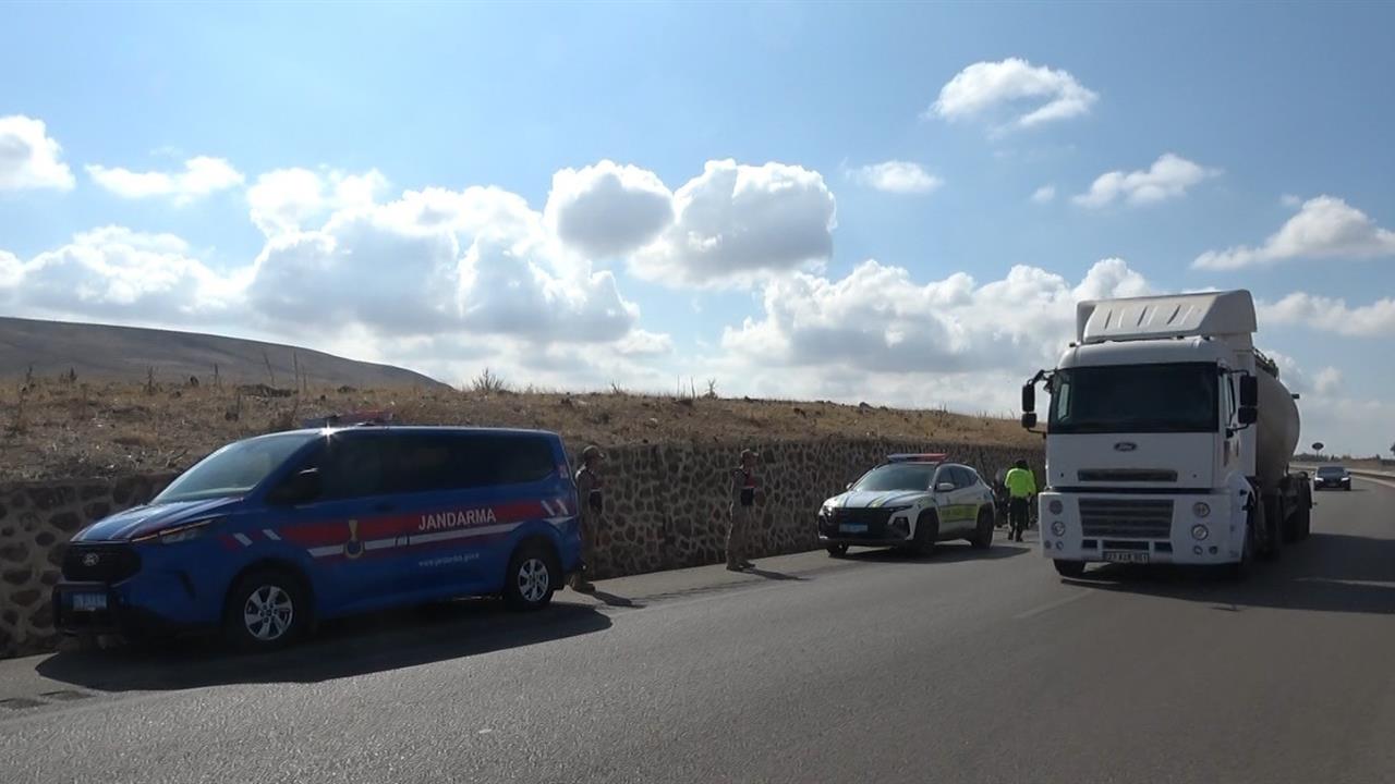 Kilis'te Motosiklet Kazasında Sürücü ve Yolcu Yaralandı