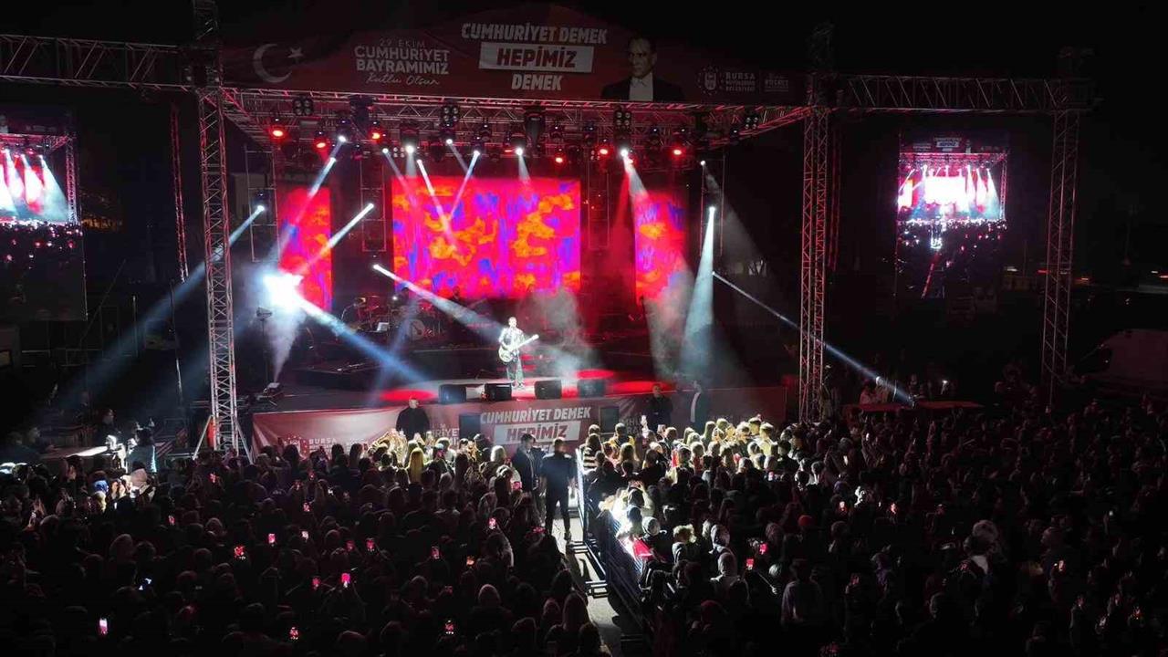 Bursa Orhangazi'de Işın Karaca ve Edis Konseri Düzenlenecek