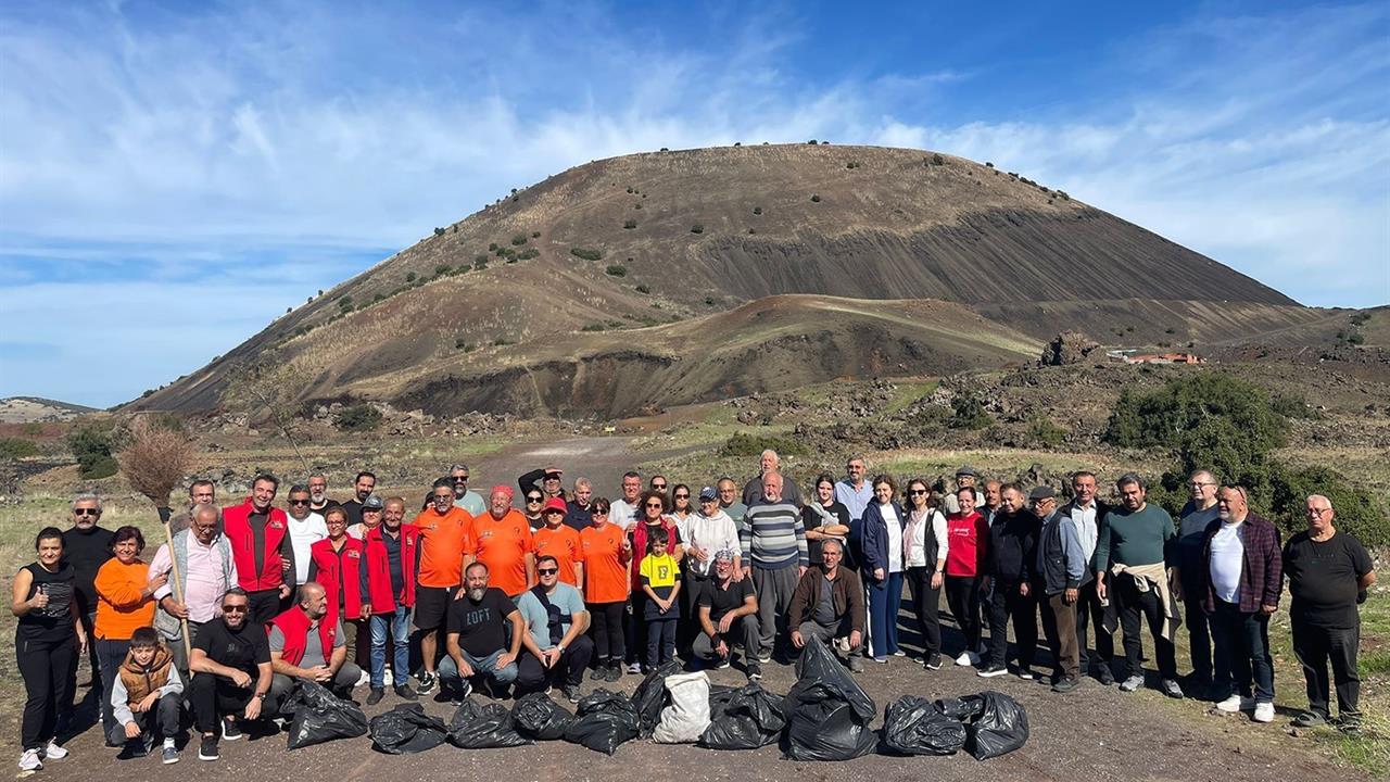 Manisa Kula'da Dernek Üyeleri İki Gün Süren Kamp Düzenledi