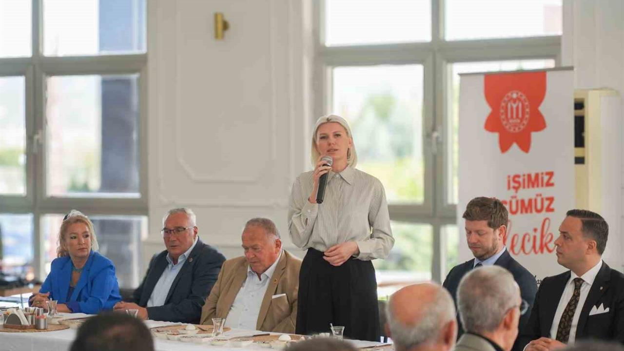 Bilecik Merkez'de Muhtarlarla Bir Araya Gelen Başkan Subaşı, Görüşleri Dinledi