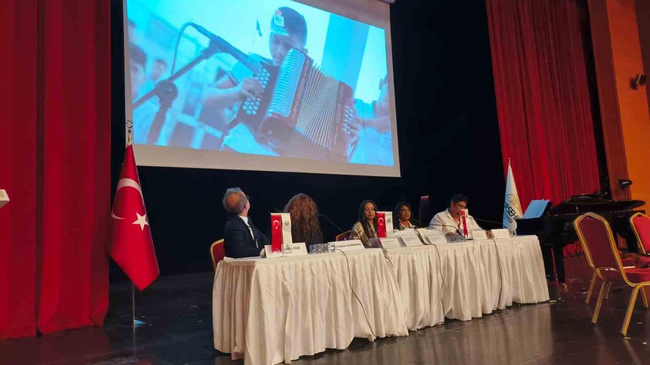 Kırşehir'de Düzenlenen UNESCO Genç Müzisyenler Çalıştayı Başladı