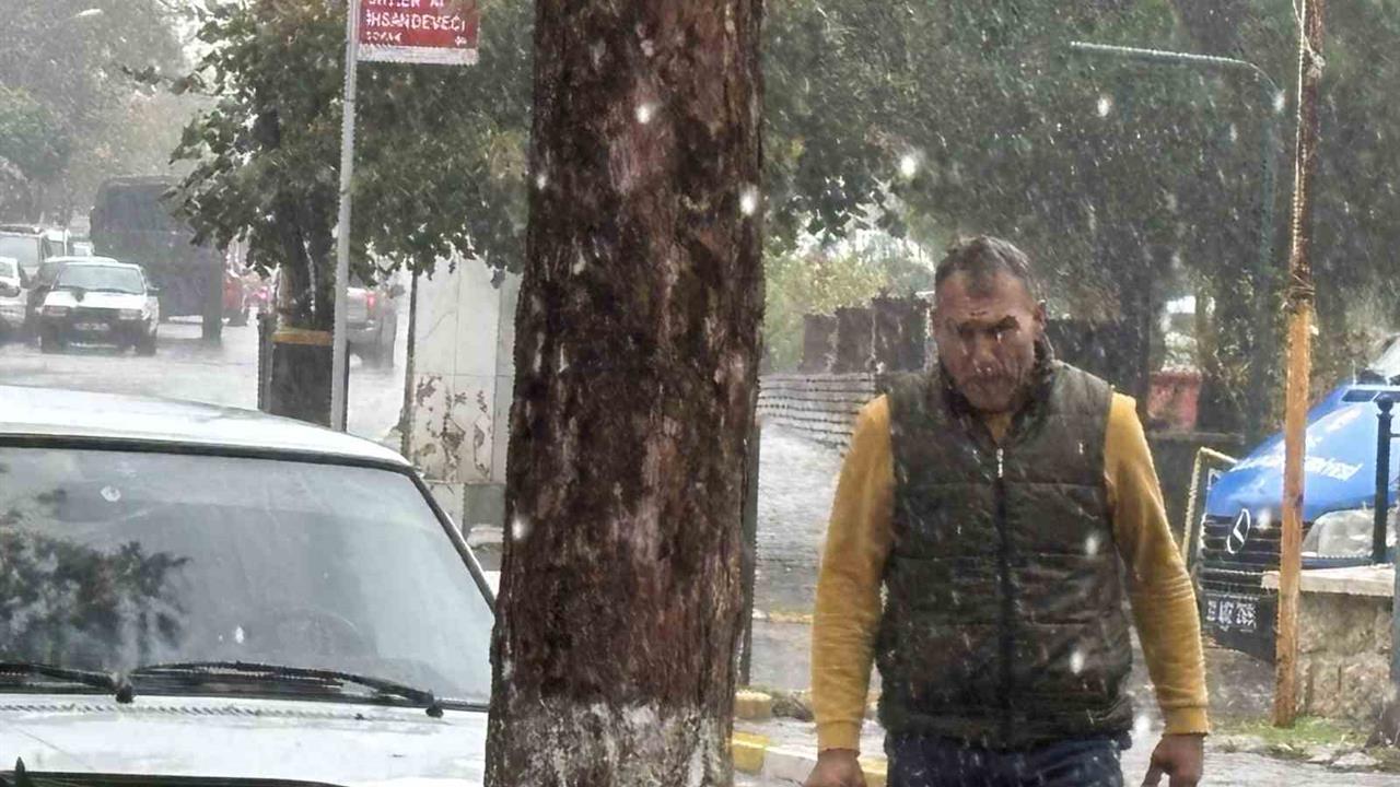 Edirne'de Sağanak Yağış, Kuraklık Sonrası Çiftçiyi Sevindirdi