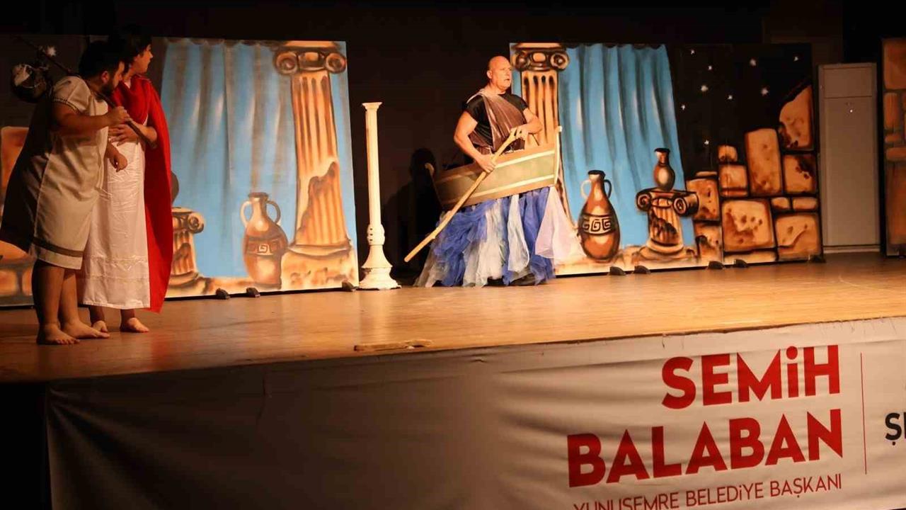 Manisa Yunusemre'de "Hades’e Yolculuk" Tiyatro Oyunu Büyük İlgi Gördü