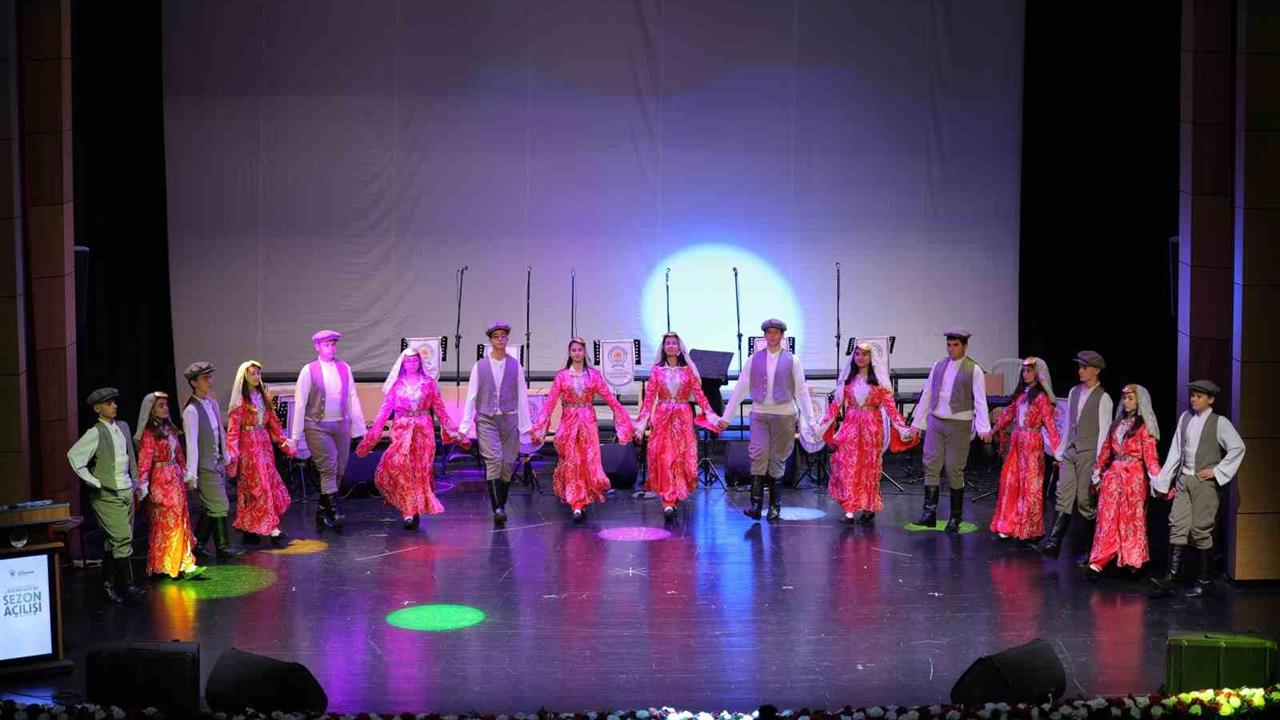 Samsun'da Türkiye'nin İlk Belediye Konservatuvarı Yeni Sezona Merhaba Dedi