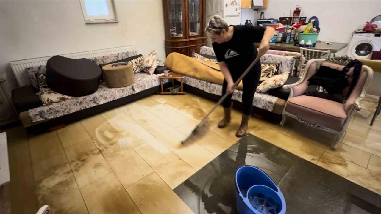 Edirne Avarız Köyü'nde Sağanak Nedeniyle İki Evde Su Baskını Meydana Geldi