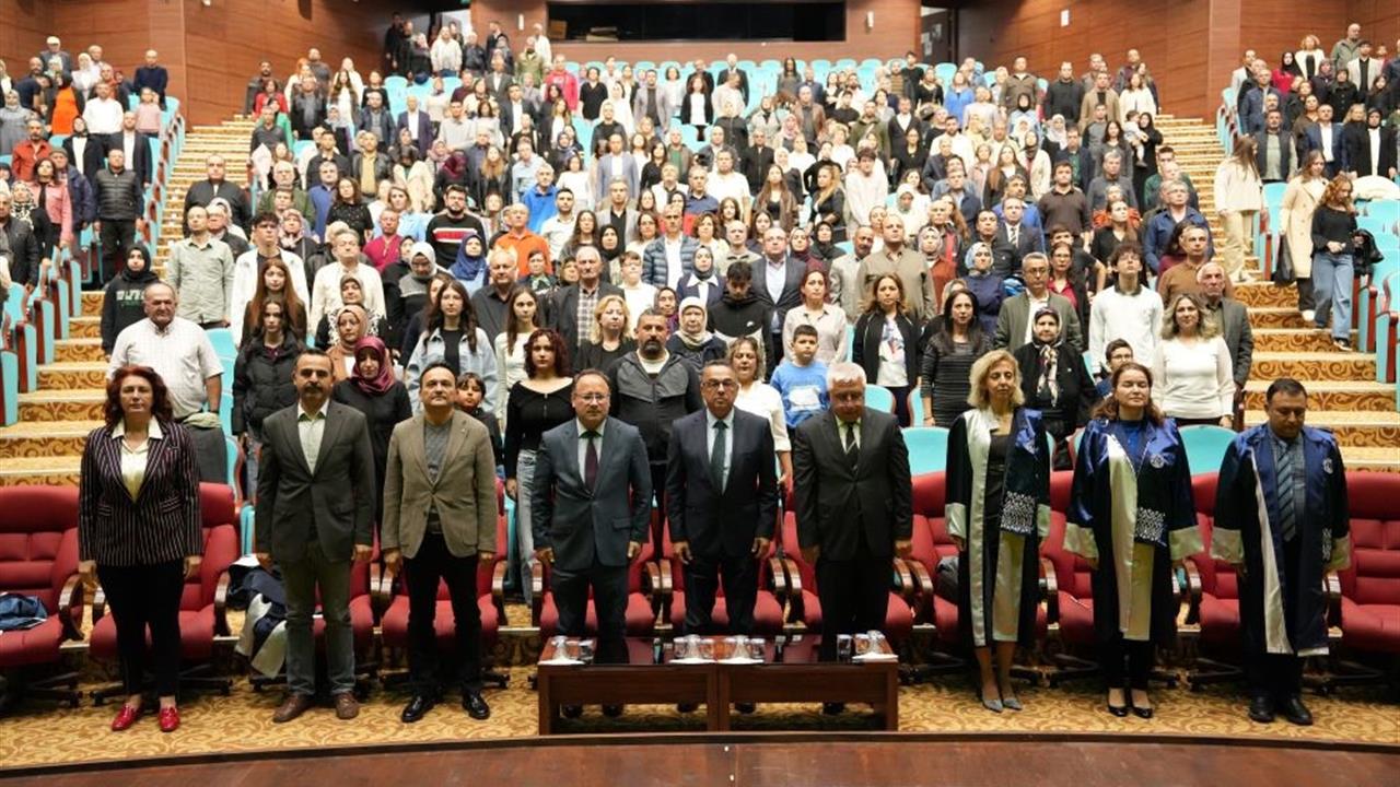 Uşak Üniversitesi Tıp Fakültesi'nde Beyaz Önlük Töreni Gerçekleşti