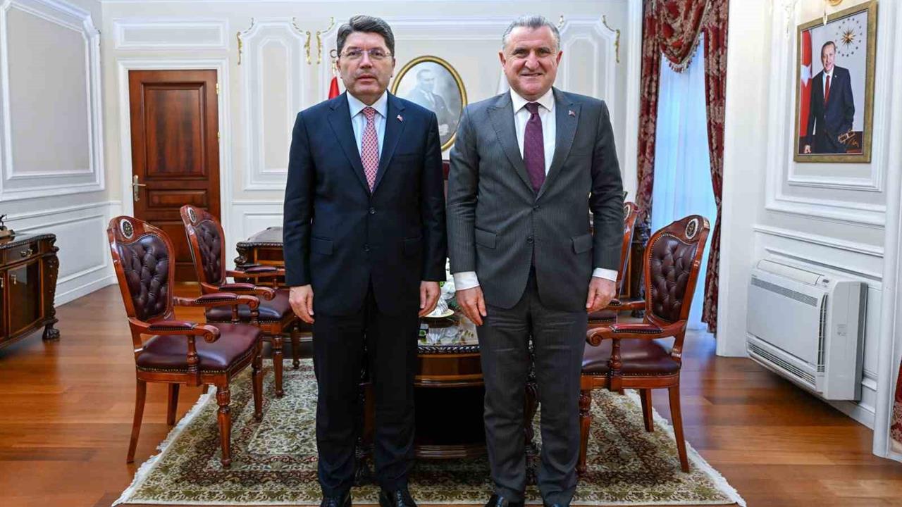 İstanbul'da Bakan Bak ve Bakan Tunç Bir Araya Geldi