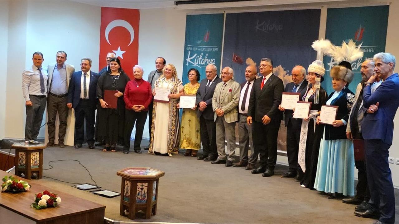 Kütahya'da Türk Dünyası Sanatçıları Cumhuriyet Bayramı İçin Bir Araya Geldi