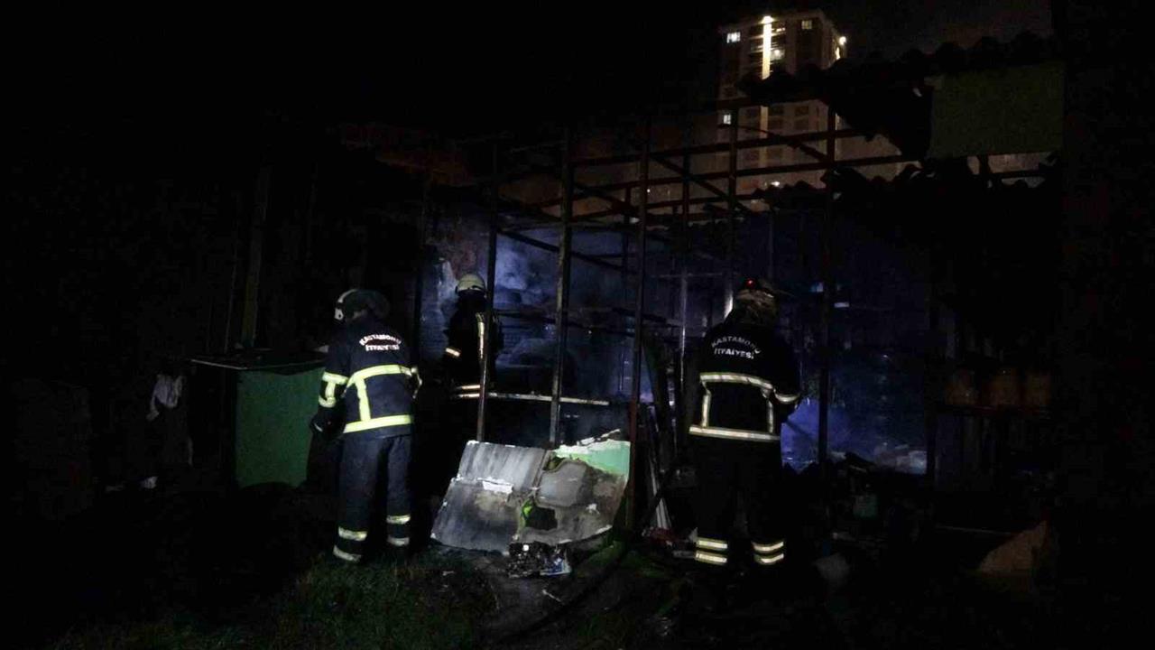 Kastamonu Merkez'de Yangın İtfaiye Ekipleri Tarafından Söndürüldü