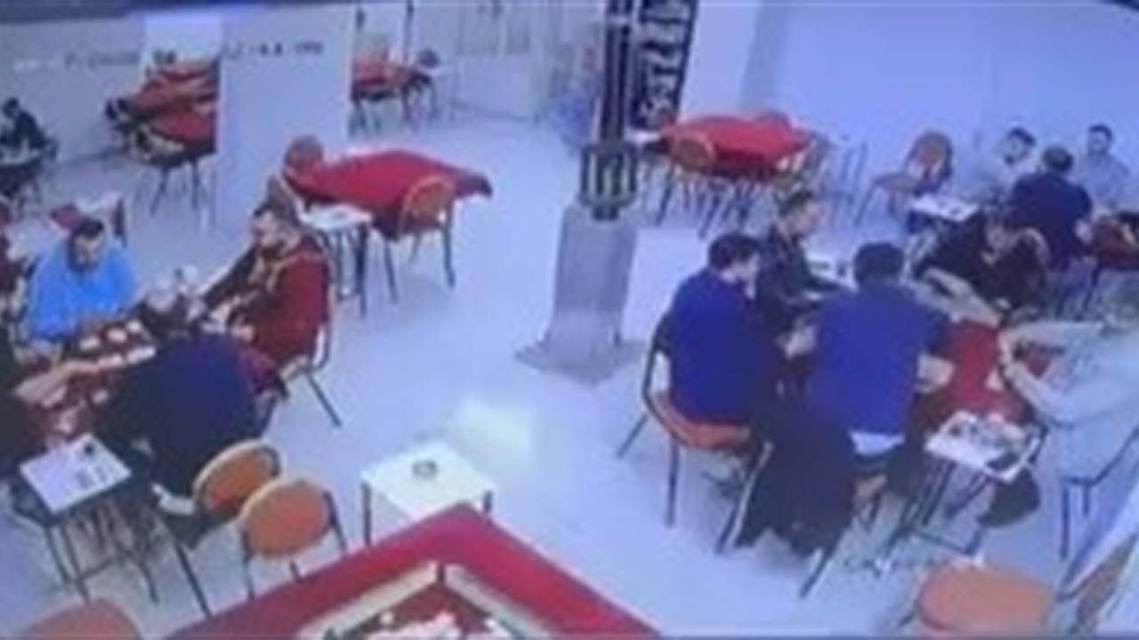 Bursa'da Kahvehanede Okey Oynayanlar Depreme Yakalandı