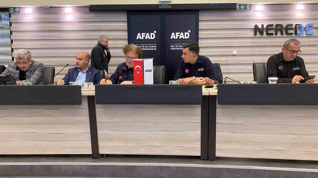 Ankara'da AFAD Acil Yönetim Merkezi'nde Çalışmalar Sürüyor