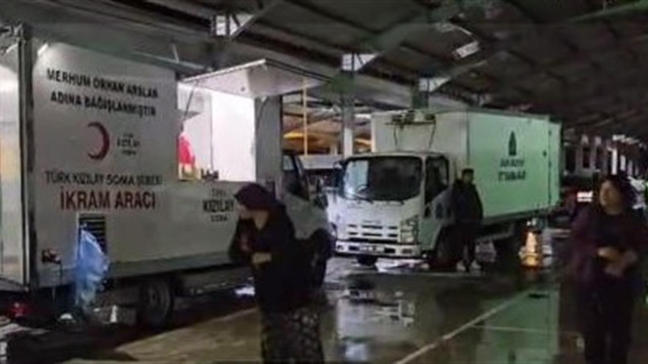 Balıkesir Sındırgı'da 6.1 Büyüklüğündeki Depremin Ardından Sağanak Yağış Başladı