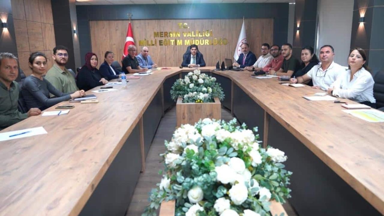 Mersin İl MillÎ Eğitim Müdürü Özdemirci, Eğitim Yatırımlarını Değerlendirme Toplantısı Gerçekleştirdi