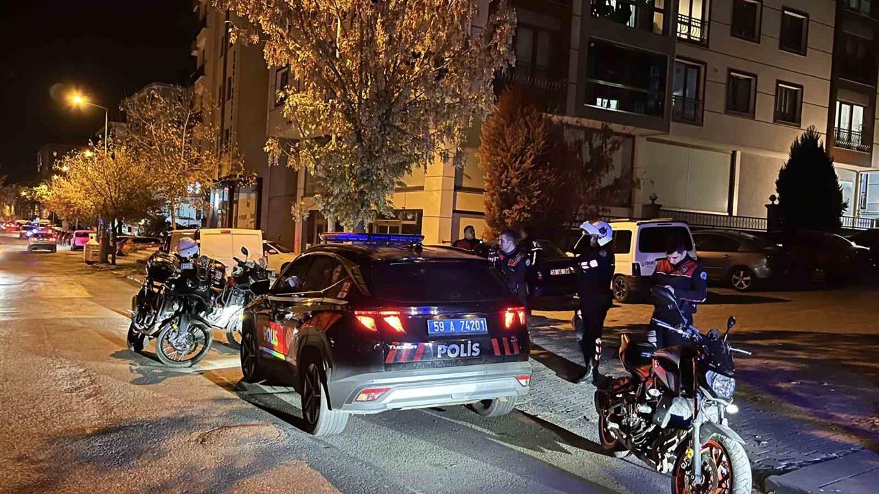 Tekirdağ Çorlu'da Polisten Kaçmaya Çalışan Uyuşturucu Taciri Tutuklandı