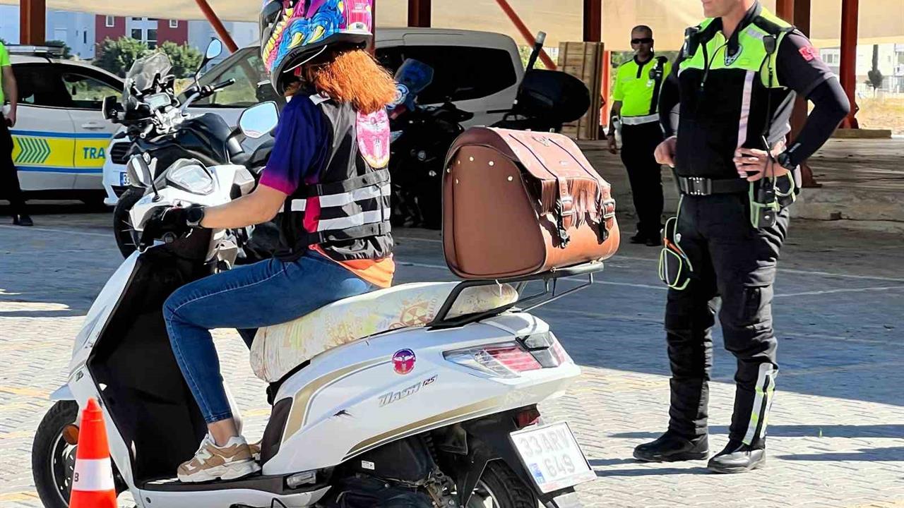 Mersin Silifke'de Kadın Motosiklet Sürücüleri İçin Eğitim Programı Düzenlendi