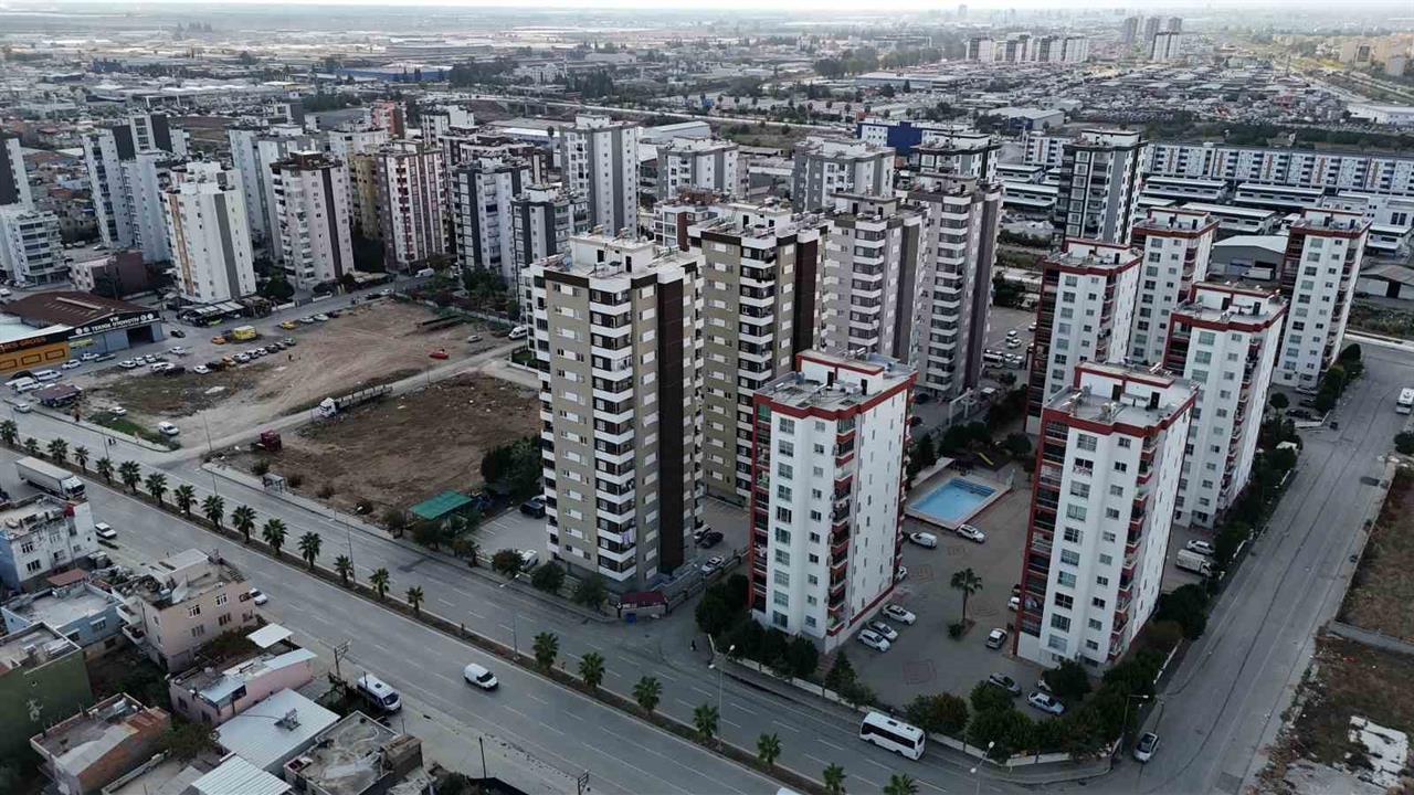 Adana'da Projelerin Geç Geçmesi İnşaat Maliyetlerini Yükseltiyor