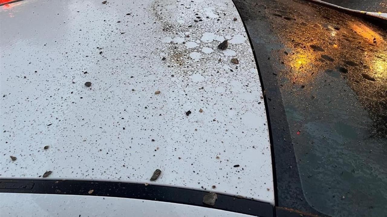 Lüleburgaz'da E-5 Üst Geçidinde Düşen Beton Parçaları Sürücüyü Tehlikeye Sokan Bir Olay Yaşandı