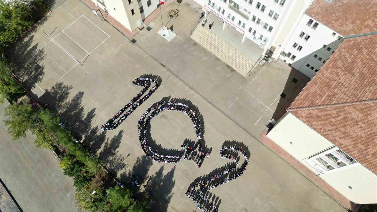 Siverek Şehit Ali Öztürk Lisesi'nde 102. Yıl Kutlaması