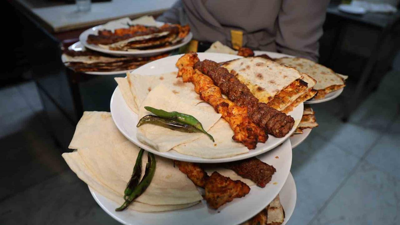 Alanya'da 1600 TL, Elazığ'da 500 TL: Farklı Menüler, Farklı Fiyatlar