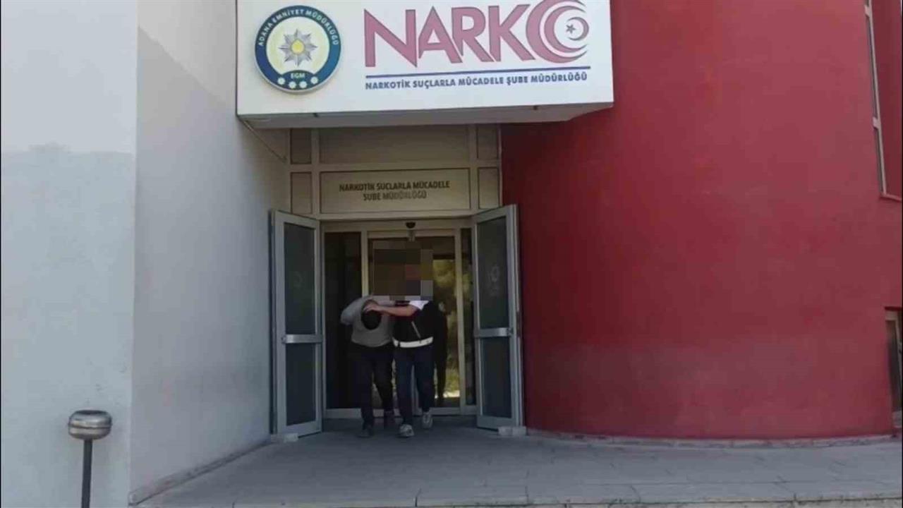 Adana'da Uyuşturucu Suçundan Hakkında Cezası Olan 22 Kişi Yakalandı