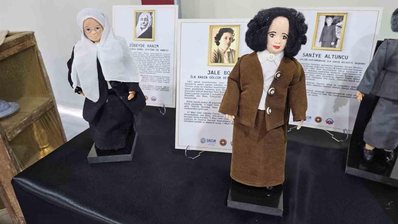 Gölcük'te "Kahraman Türk Kadınları ve Folklorik Bebekler" Sergisi Sanatseverlerle Buluştu
