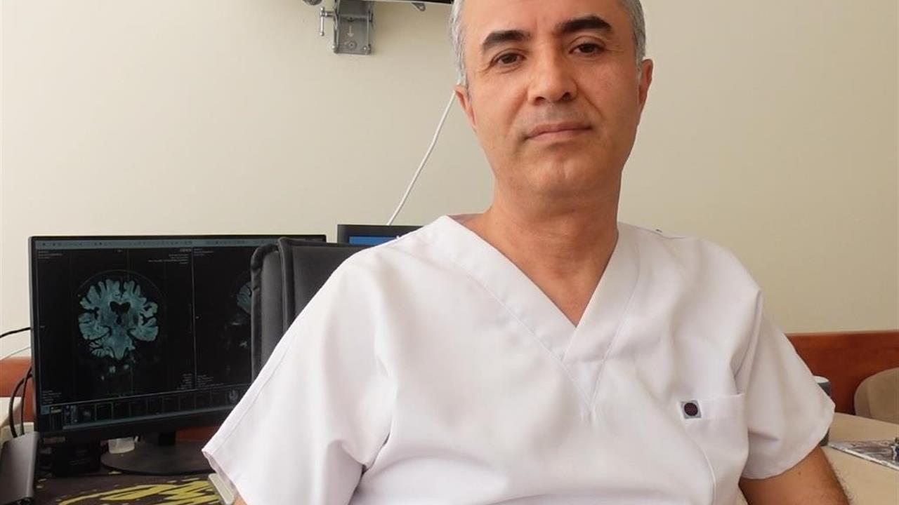 Elazığ'da Prof. Dr. Caner Feyzi Demir, Beyin Sisi Hastalığı Hakkında Bilgi Verdi