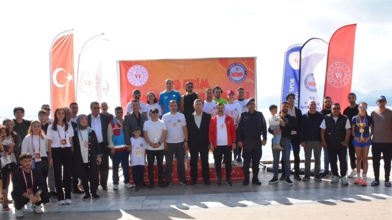 Muğla Köyceğiz'de 29 Ekim Cumhuriyet Bayramı İçin Halk Koşusu Düzenlendi