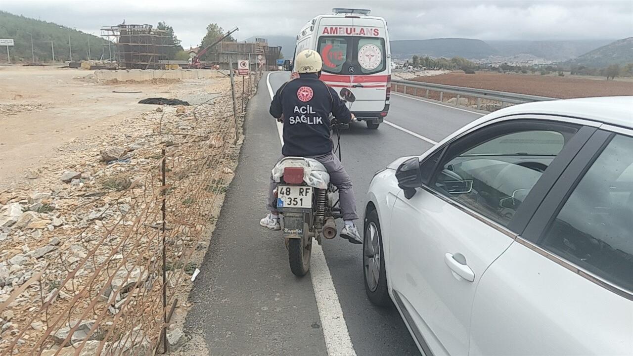 Muğla Menteşe'de Trafik Kazasında Sağlık Personeli Örnek Davranış Sergiledi