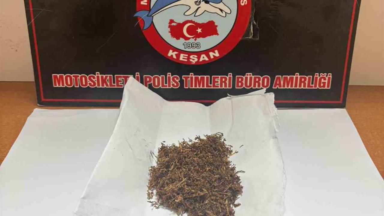 Edirne Keşan'da Polis Ekipleri 2 Şüpheliyi Durdurdu