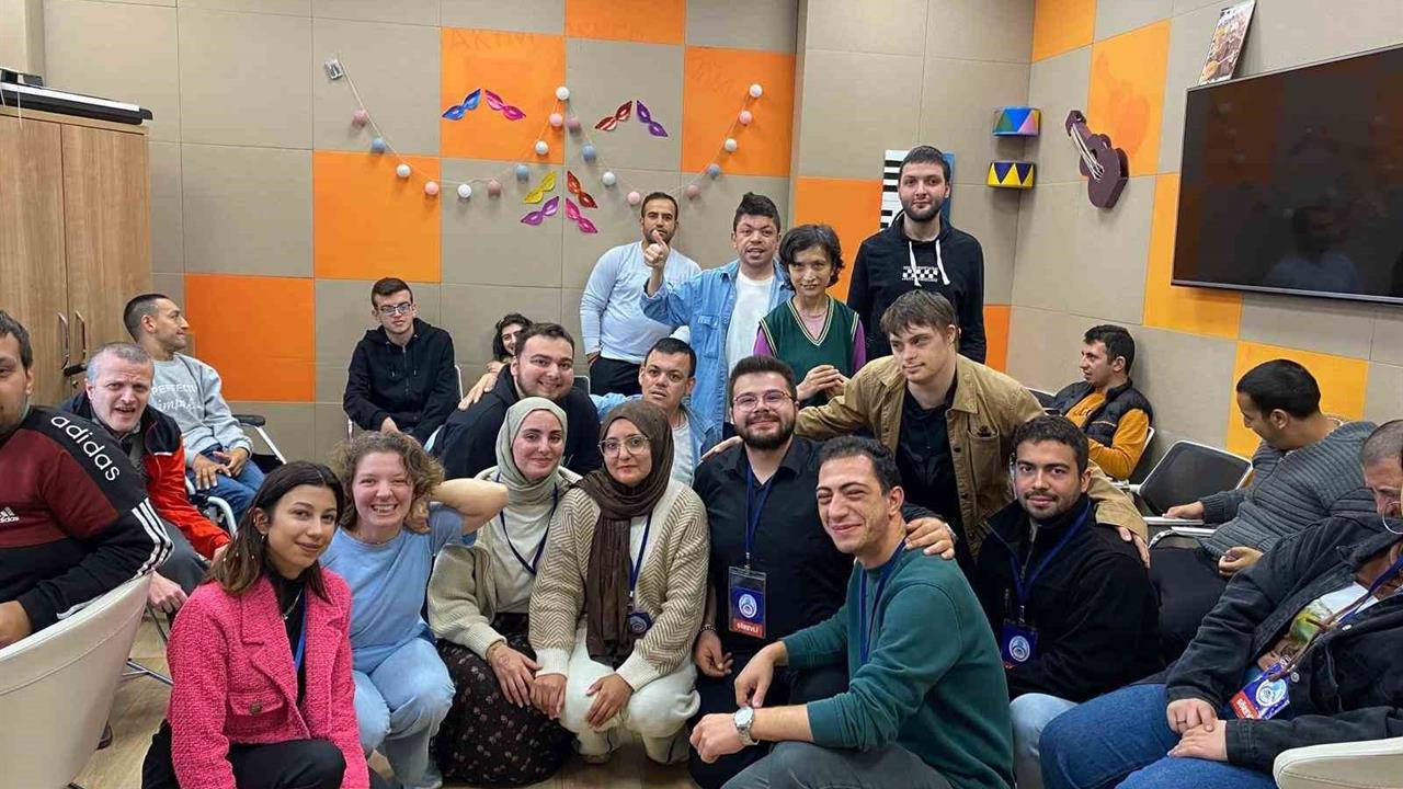 Sakarya Üniversitesi, Engelli Bireylerle Öğrencileri Buluşturuyor