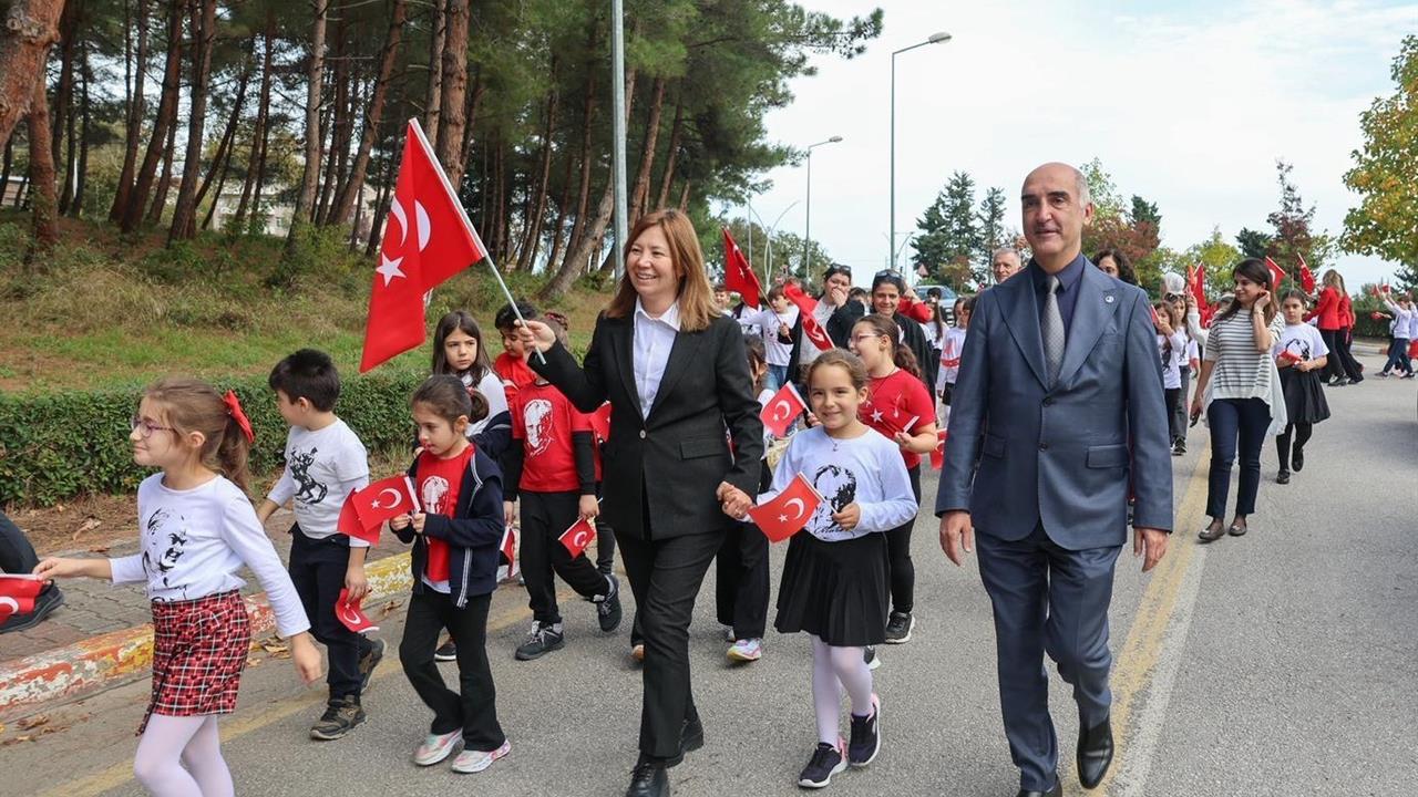 Samsun Ondokuz Mayıs Üniversitesi'nde Cumhuriyet Yürüyüşü Düzenlendi