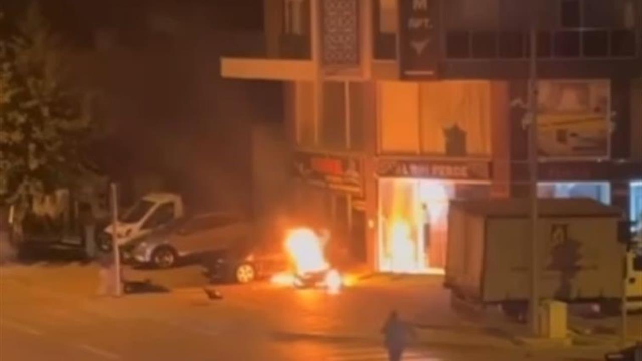 Burdur Bucak'ta Motosiklet Kazası Sonrası Sürücü Vatandaşlarca Kurtarıldı