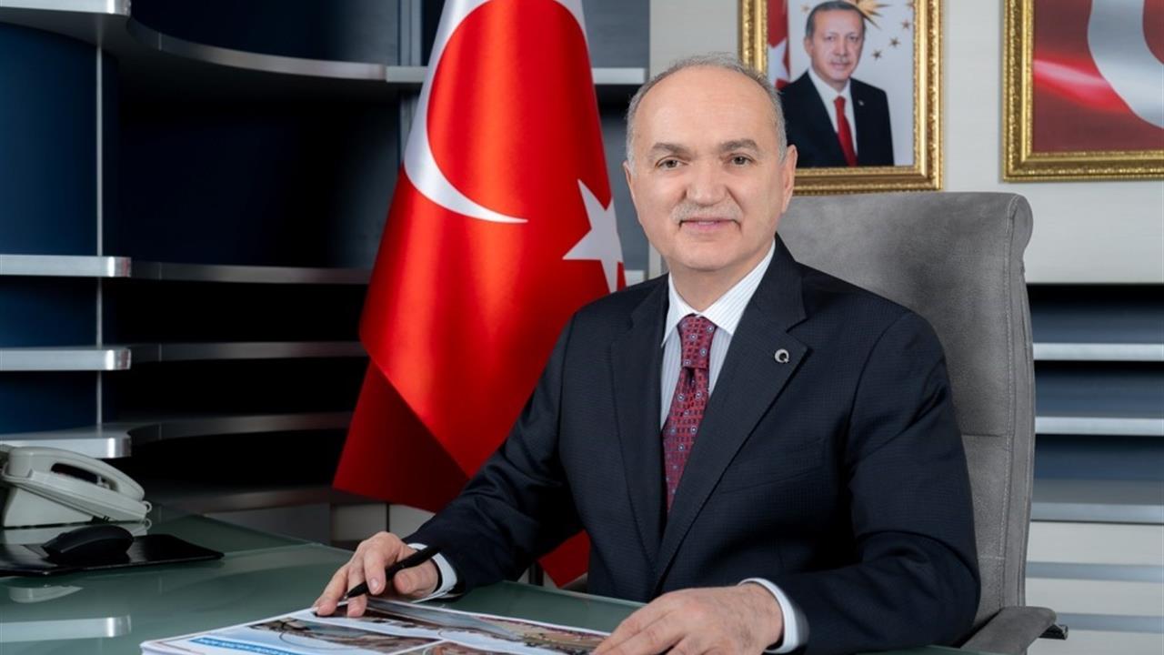 Düzce'de Başkan Faruk Özlü, Cumhuriyet Bayramı için mesaj yayımladı.