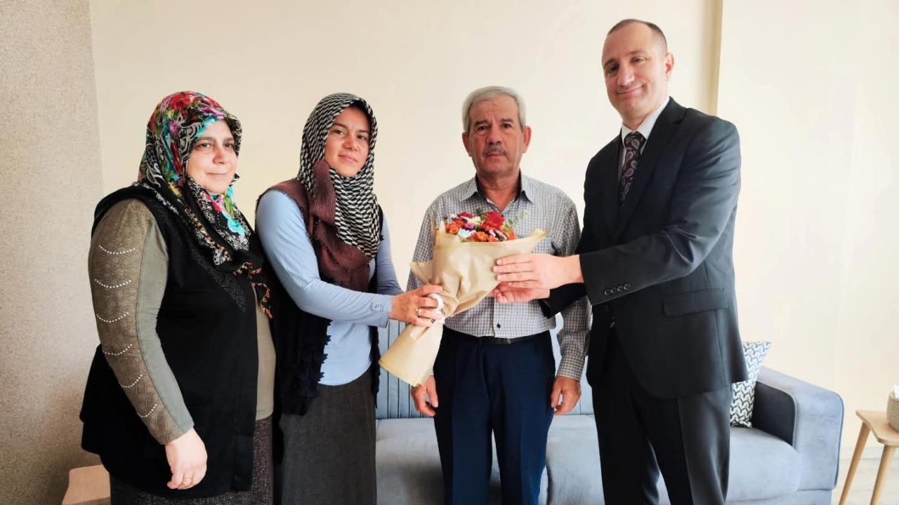 Kaymakam Akyüz'den Şehit Ailesine Ziyaret