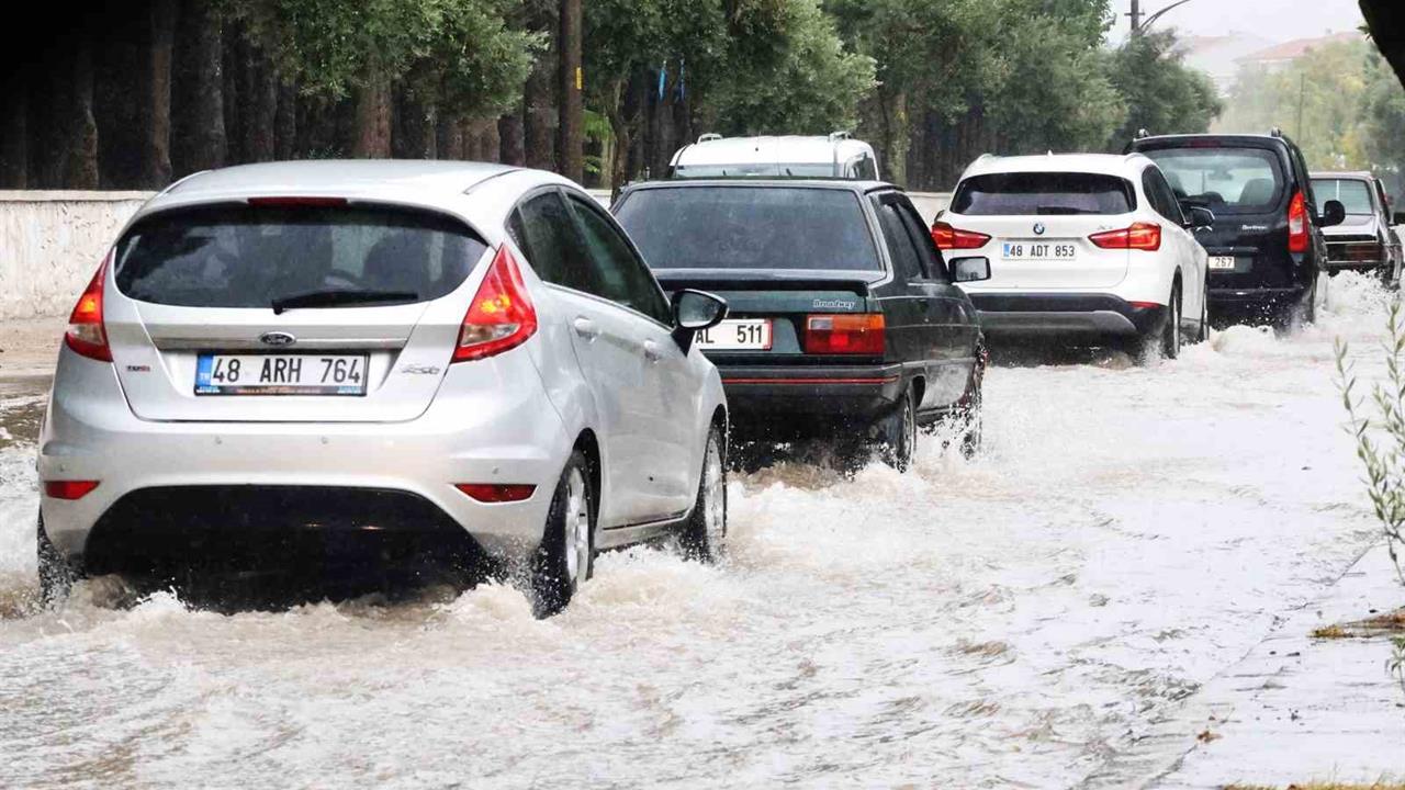 Muğla Marmaris, Ula, Köyceğiz ve Ortaca İçin Sağanak Yağış Uyarısı Yapıldı