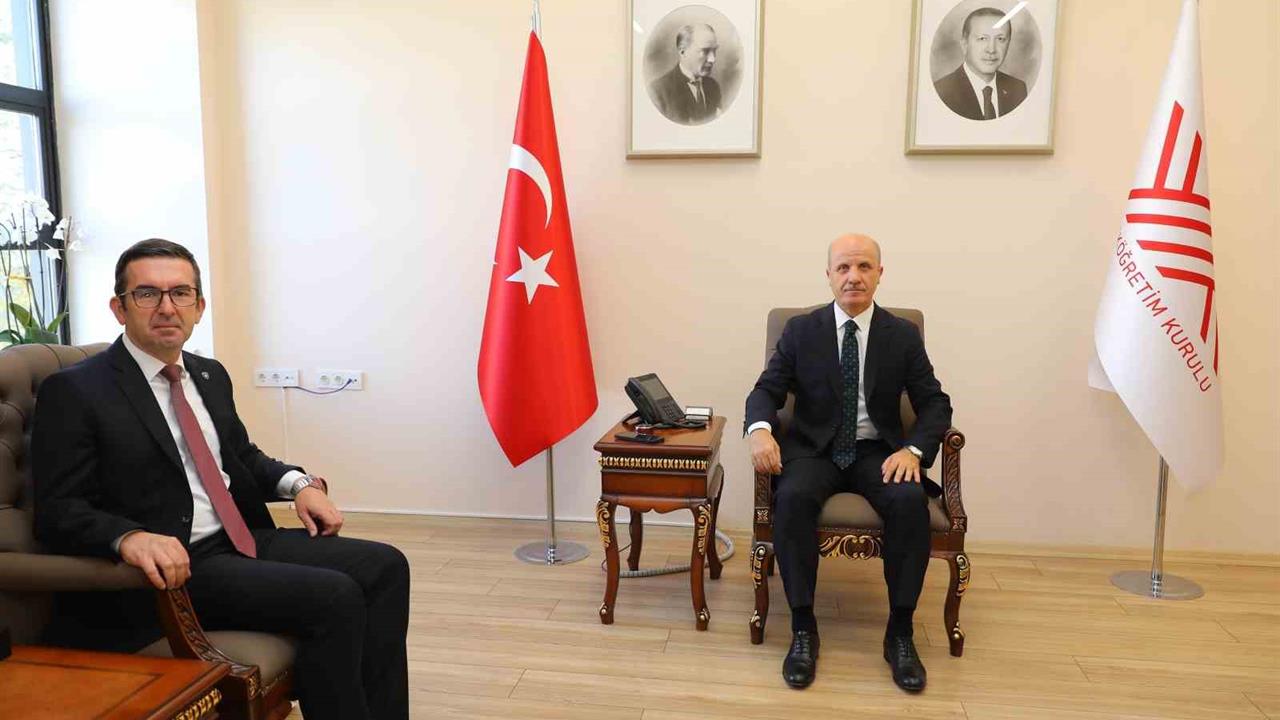 Ankara'da YÖK Başkanı Özvar ve Kosova Büyükelçisi Vrenezi Buluştu