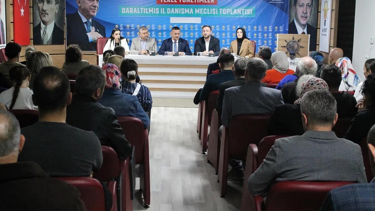 Sinop'ta AK Parti İl Başkanı Üçüncüoğlu, "Milletimizin umudu olmaya devam edeceğiz" dedi.