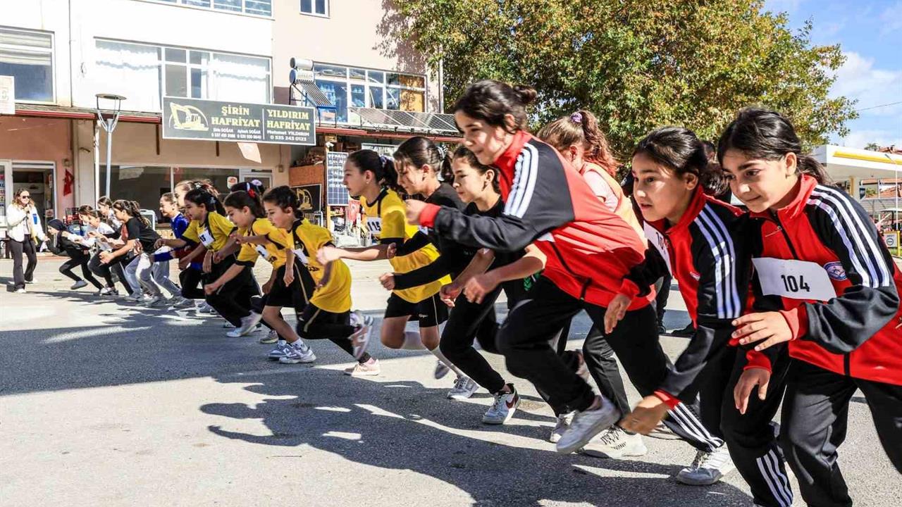 Çameli'de 29 Ekim Cumhuriyet Bayramı İçin Koşu Düzenlendi