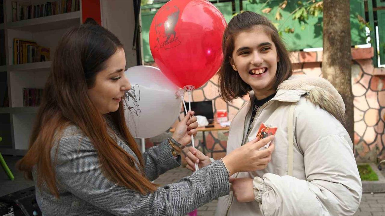 Bursa Osmangazi'de Gezici Kütüphane ile Çocuklara Özel Etkinlik Düzenlendi