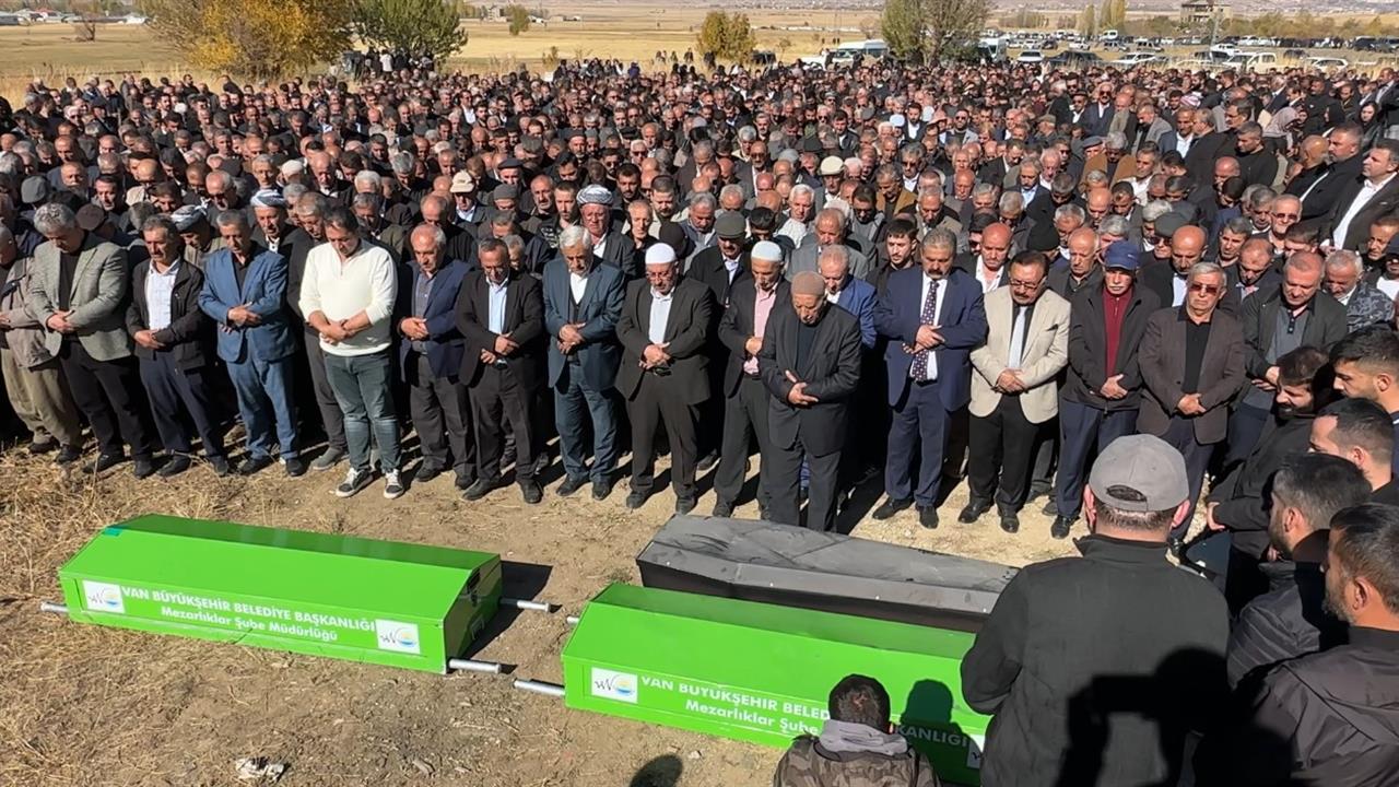 Van'da Meydana Gelen Trafik Kazasında 3 Aile Üyesi Hayatını Kaybetti