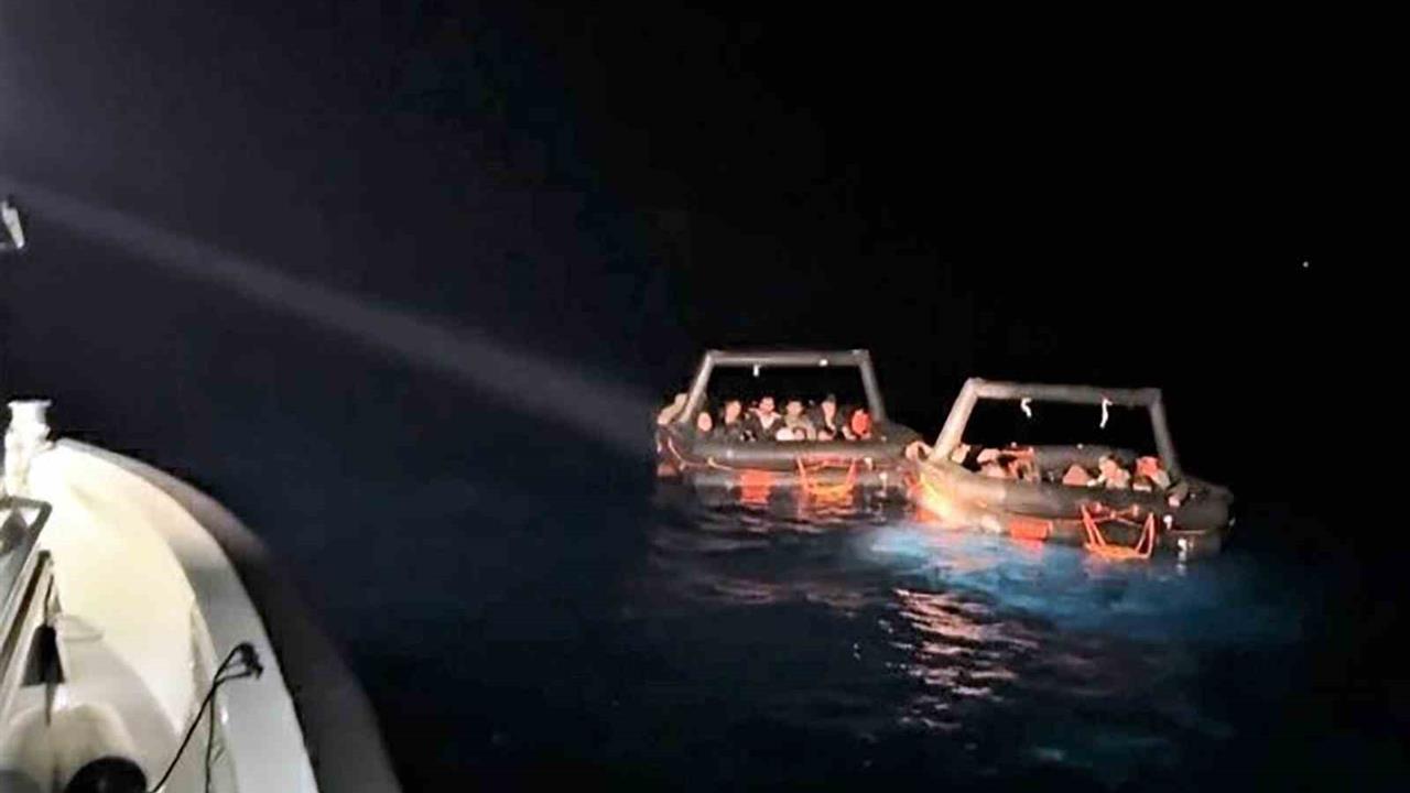 Muğla Datça'da Yunanistan Tarafından 32 Düzensiz Göçmen Türk Karasularına İtildi