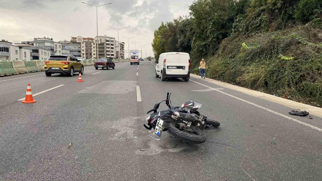 Bursa Mudanya'da Motosikletin Araca Çarpması Sonucu 1 Yaralı