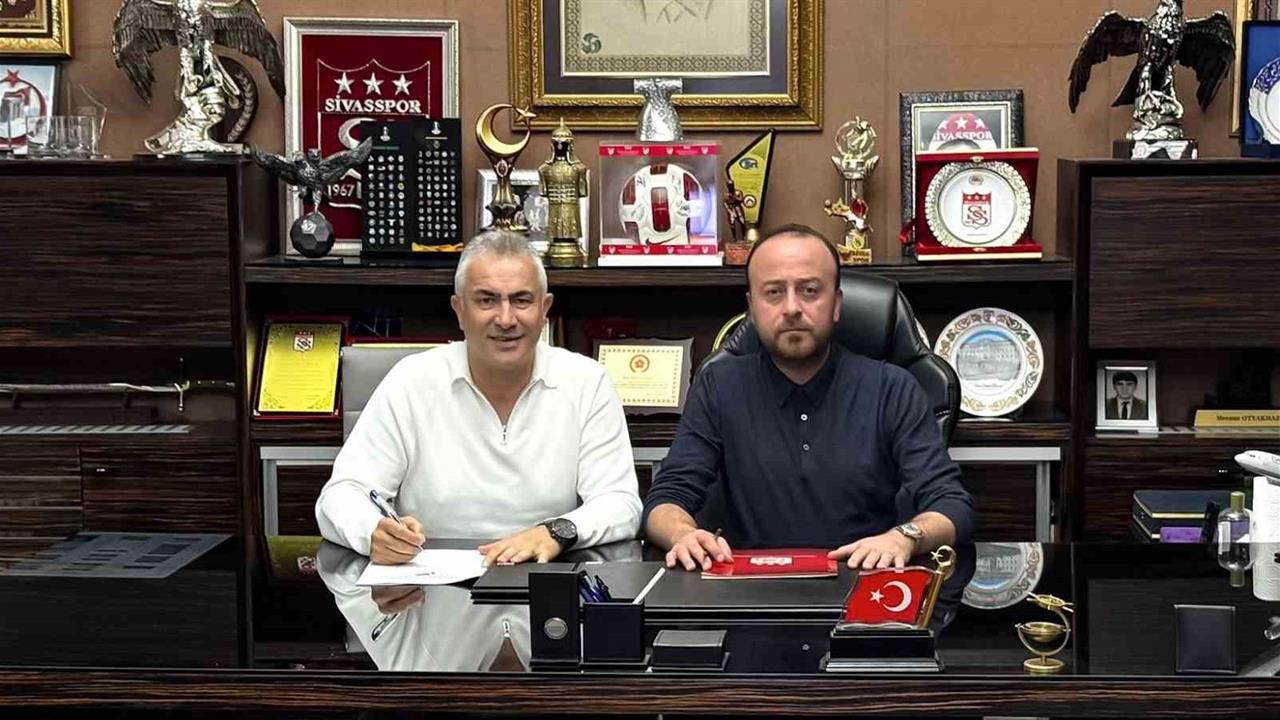 Sivas'ta Özbelsan Sivasspor'un Yeni Teknik Direktörü Mehmet Altıparmak Göreve Geldi