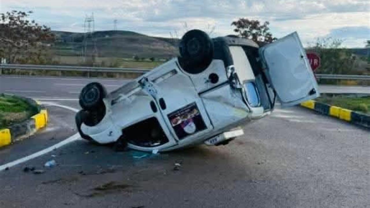 Ankara Ayaş'ta Kontrolden Çıkan Hafif Ticari Araç Takla Attı, 1 Yaralı