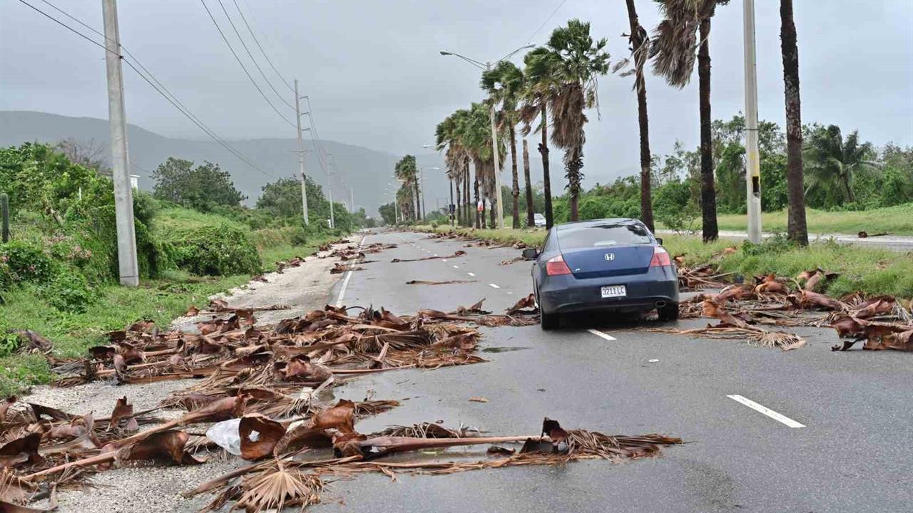 Jamaika'da Melissa Kasırgası Etkisini Gösteriyor, 240 Bin Hane Elektriksiz Kaldı